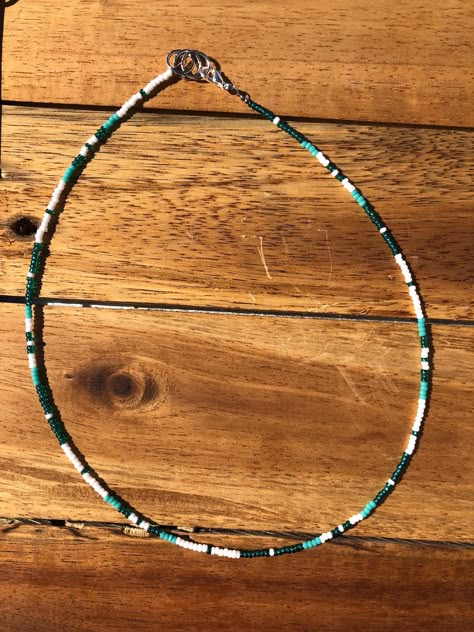 A beautiful hand made seed bead choker, 15 inches long. Western Seed Bead Bracelets, Western Seed Bead Necklace Patterns, Seed Bead Lanyard, Country Beaded Necklace, Beaded Choker Ideas, Seed Bead Necklace Patterns, Western Beaded Necklace, Country Girl Jewelry, Beaded Necklace Patterns