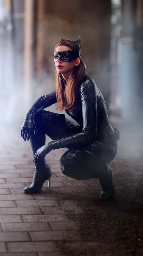 Anne Hathaway Catwoman iPhone Wallpaper Catwoman Character, Ann Hathaway, Anne Hathaway Catwoman, Catwoman Cosplay, Julie Newmar, The Dark Knight Trilogy, Eartha Kitt, Cat Women, Dark Knight Rises