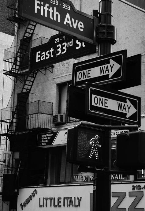 Black And White Photo Wall, New York Black And White, Photography Collage, Black And White City, Black And White Picture Wall, Gray Aesthetic, Iphone Wallpaper Vintage, Black And White Wallpaper, Black And White Posters