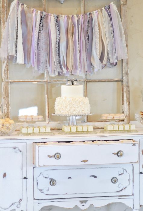 Lavender Backdrop Ideas, Lavender Themed Party, Light Purple Baby Shower Ideas, Baby Shower Lavender Theme, Lavender Birthday Party Ideas, Lavender Party Decor, Lilac Baby Shower Ideas, Lavender Baby Shower Ideas, Lavender Baby Shower Theme