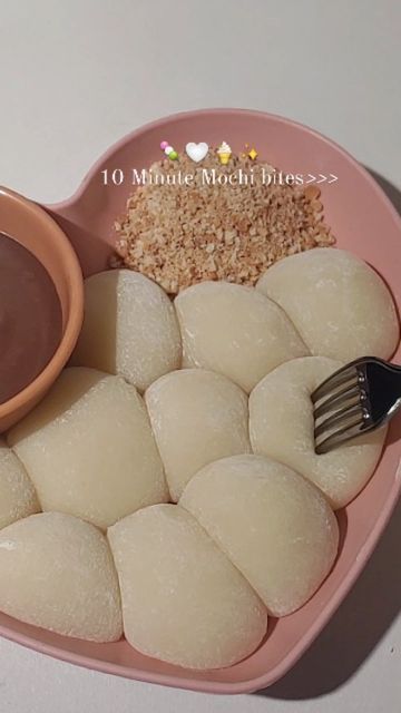 Mochi Bites Recipe, Glutinous Rice Flour, Biscoff Cookies, Homemade Hummus, Corn Flour, Glutinous Rice, Hand Gloves, Chocolate Sauce, I Want To Eat