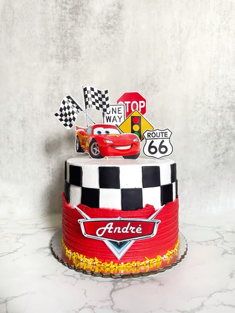 Red Car Birthday Cake, Lightning Mcqueen Birthday Cake Ideas, Racetrack Birthday Cake, Disney Cars Birthday Cake Buttercream, Disney Car Centerpieces Ideas, Lightning Mcqueen Smash Cake, Cars 3rd Birthday Cake, Cars Birthday Cake Ideas, Lightning Mcqueen Cake Ideas