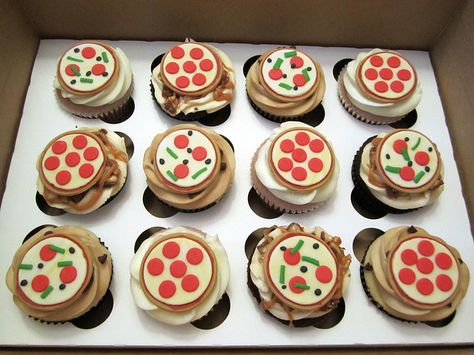 pizza cupcakes food Pizza Party Birthday, Turtle Ninja, Pizza Cupcakes, Italy Party, Pizza Shapes, Unique Pizza, Cupcakes For Boys, Pizza Cake, Fondant Cupcake Toppers