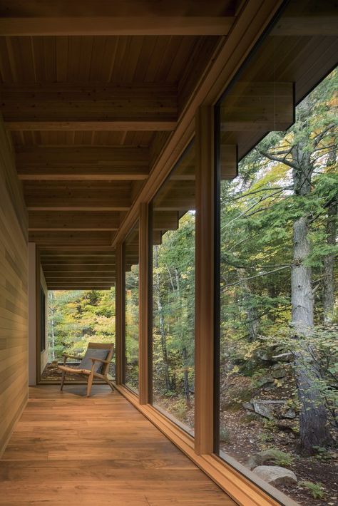 Nature is The main Inspiration For This Modernist House - Mid Century Home Bohlin Cywinski Jackson, Lake Berryessa, Japanese Home Design, Traditional Japanese House, Wood Houses, 7 Design, Casa Country, Garage Apartment, Apartment Plans