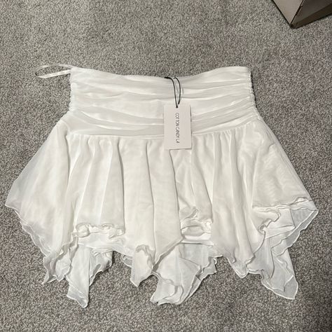 Medium Brand New Mini White Skirt, White Mesh Skirt, White Crochet Skirt, Svt Concert, White Satin Skirt, Silk Mini Skirt, White Long Skirt, White Mini Skirt, Mesh Skirt