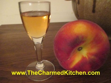 Homemade Peach Brandy Recipe, Peach Brandy Recipe, Peach Liqueur Recipe, Charmed Kitchen, Fruit Wine Recipes, Chocolate Zucchini Cupcakes, Homemade Liqueur Recipes, Infused Cocktails, Brandy Recipe