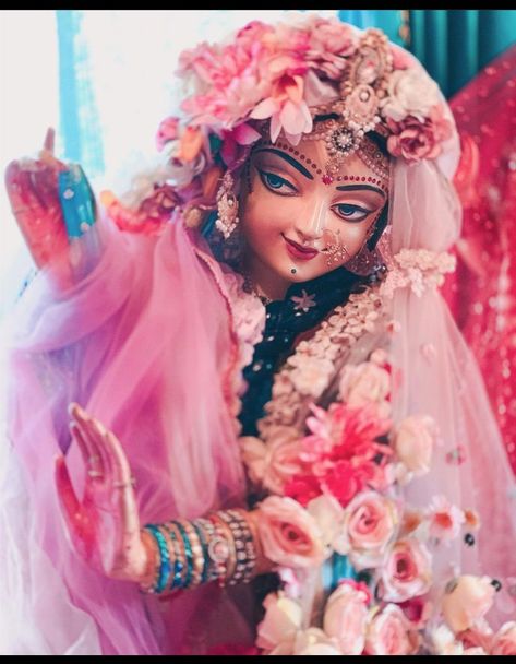 Radha Rani Image Barsana, Radha Rani Wallpaper Full Hd, Shri Radha Rani, Vrindavan Photography Pictures, Srimati Radharani, Shree Radha, Radha Beauty, Shri Radha, Shri Radhe