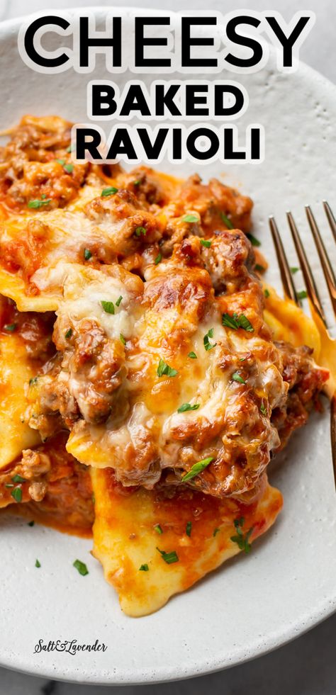 Beef Ravioli Recipe, Cheesy Ravioli, Cheese Ravioli Recipe, Baked Ravioli Recipe, Baked Ravioli, Ravioli Bake, Ravioli Recipe, Baked Pasta Recipes, Pasta Dinner Recipes