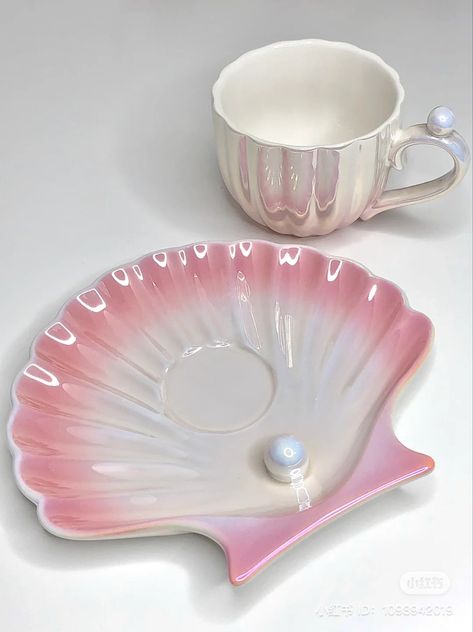 Pink Pottery Aesthetic, Coquette Ceramic Ideas, Coquette Pottery, Pink Ceramic Dishes, Girly Ceramic Mugs, Pearl Tea, Cerámica Ideas, Cute Kitchen, Pottery Crafts