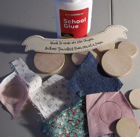 With some wooden disks and plaque, fabric, glue, and a drill, you can make this custom decorated wall hanging. [media_id:3482762] I found a wooden plaque and so… Decorated Wall, Wooden Wall Hanging, School Glue, Wooden Wall Hangings, Cute Diy, Fabric Glue, Wooden Plaques, Wooden Wall, Stuffed Animals