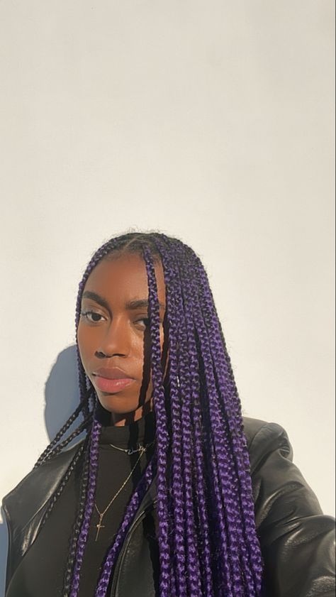 purple knotless braids Red And Purple Box Braids, Knotless Box Braids Purple, Purple Protective Styles, Purple Peak A Boo Braids, Colourful Box Braids, Knotless Braids With Purple, Dark Purple Box Braids, Black And Purple Knotless Braids, Purple And Black Braids