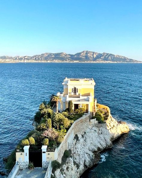 Pierre Louis Leclercq on Instagram: “Yellow Stone, interpretation of Villa Malaparte, Capri ✨✨ Marseille 💦” Mediterranean Coast, Yellow Stone, Cote D’azur, French Riviera, Provence, Istanbul, Capri, Around The Worlds, Villa