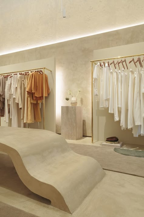 Clothes Shop Design, Fashion Boutique Interior, Clothing Boutique Interior, Boutique Architecture, Fashion Store Design, Retail Store Interior Design, Clothing Store Interior, Store Interior Design, Clothing Store Design