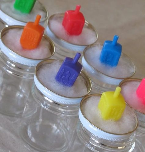 Hannukah Party, Hanukkah Preschool, Hannukah Crafts, Hanukkah Diy, Hanukkah Activites, Hanukkah Art, Hanukkah For Kids, Kids Candles, Jewish Crafts