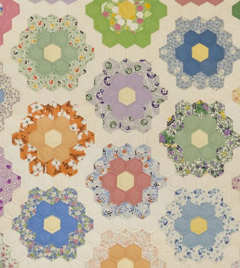 Grandmother's Flower Garden | Susan Dague Quilts Grandmothers Flower Garden Quilt Pattern, Flower Garden Quilt Pattern, Garden Quilt Pattern, Flower Garden Images, Garden Quilts, Scrap Quilting, Grandmothers Flower Garden Quilt, Grandmother Quilt, Chenille Quilt