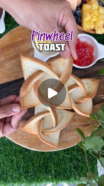 Square Bread, Fancy Toast, Fancy Breakfast, Fancy Appetizers, Easy Peasy Recipes, Decorações Com Comidas, Pinwheel Recipes, Stovetop Potpourri, Easy Food Art