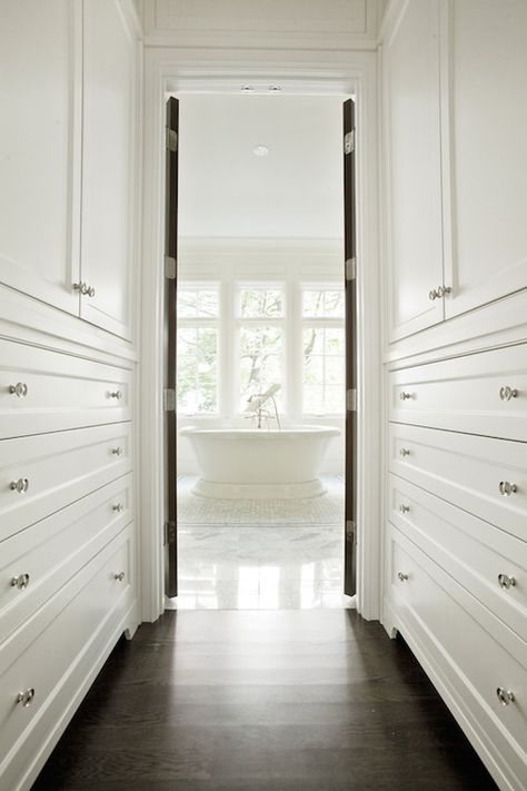 walk through closet between bedroom and bathroom Closet To Bathroom, Top 10 Bathroom Designs, Transitional Closet, Walk Through Closet, Bathroom And Walk In Closet, Bedroom With Bathroom, Casa Clean, Walking Closet, Closet And Bathroom