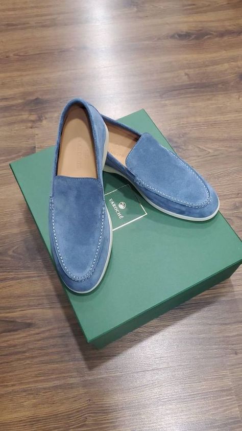 Arrived very quickly before the scheduled date they are in perfect condition and they do very well the dressing and the curls in the hair. I liked it I recommend it. Suede Loafers For Men, Mens Suede Loafers, My Messages, Blue Loafers, Loafers For Men, Classical Style, Design Shoes, Men's Loafers, Men Loafers