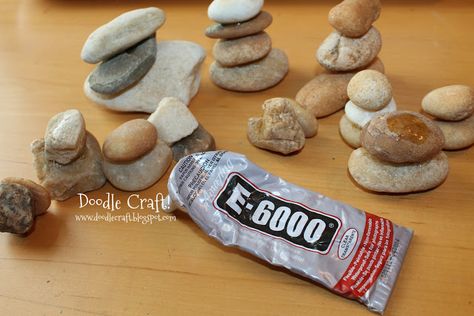 River Rock Crafts, Rock Tower, Rock Crafts Diy, Rock Cairn, Upcycled Home, Stone Cairns, Tattoo Plant, Zen Rock, Garden Rock Art