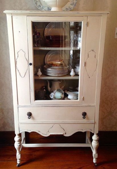 China Cabinet Makeovers, Retro Attire, Vintage China Cabinets, Painted China Cabinets, Antique China Cabinets, Redo Cabinets, Antique Buffet, China Hutch, China Furniture