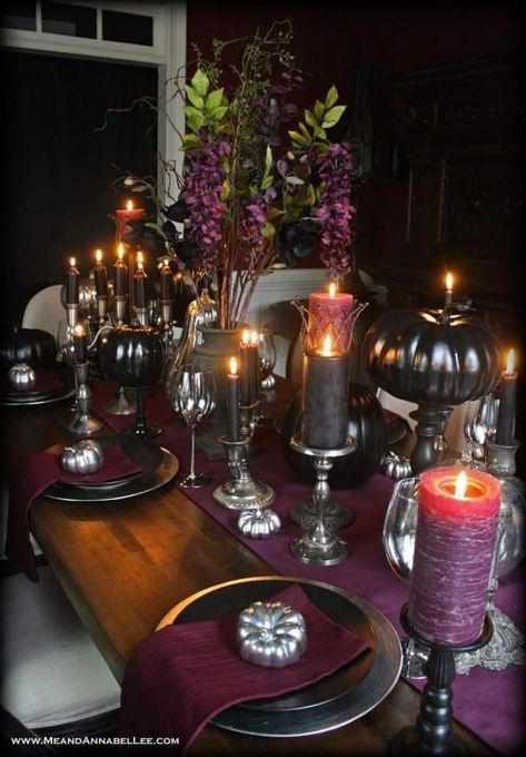 (20+) Facebook Gothic Victorian Tablescape, Halloween Decorations Purple And Black, Purple Fall Table Decor, Black And Purple Table Decor, Goth Thanksgiving Decor, Gothic Dinner Table, Black Wedding Place Settings, Black Thanksgiving Decor, Gothic Table Decor