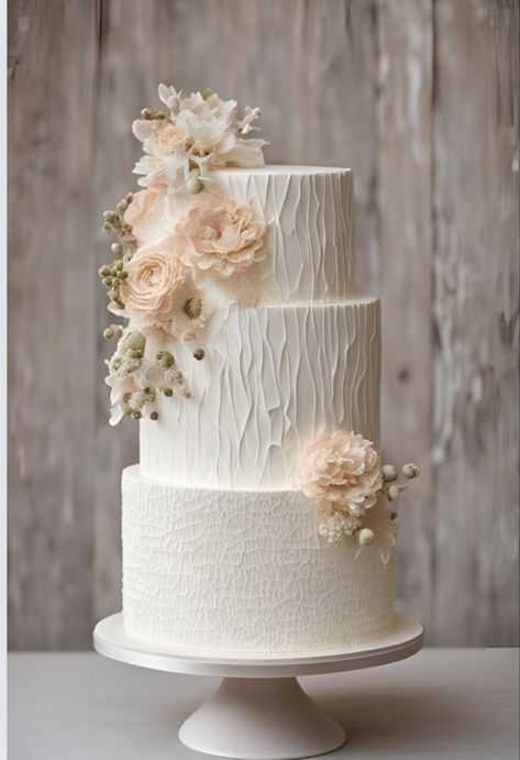 White tiered textured wedding cake 🍰 Three Layer Cake Wedding, 3 Tier Textured Wedding Cake, Wedding Cakes Textured, Three Teir Wedding Cake, Wedding Cake Minimalist, Textured Wedding Cake, Classy Wedding Cakes, Wedding Cake Designs Simple, Three Tier Wedding Cake