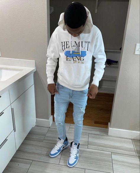 Jordan 1 Unc Outfit Men, Jordan 1 University Blue Outfit Mens, Jordan 1 Unc Outfit, Blue Shoes Outfit Men, University Blue Outfit, White Shoes Outfit Men, 90s Street Fashion, Blue Outfit Men, Hiphop Culture