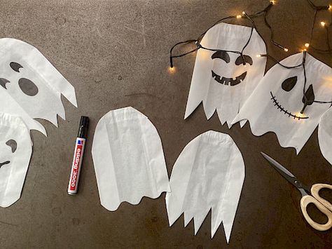 Halloween Kita, Halloween Quiz, Diy Halloween Dekoration, Halloween Kindergarten, Halloween Entertaining, Ghost Diy, Halloween Classroom, Halloween Inspo, Halloween Snacks