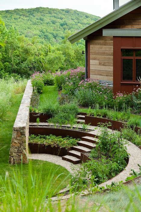 The Landscape Designer Is In: Playing Matchmaker Between a House and its Site - Gardenista Moderne Have, Sunken Garden, Sloped Garden, Garden Steps, Terrace Garden, Veggie Garden, Garden Cottage, Green Gables, Shade Garden