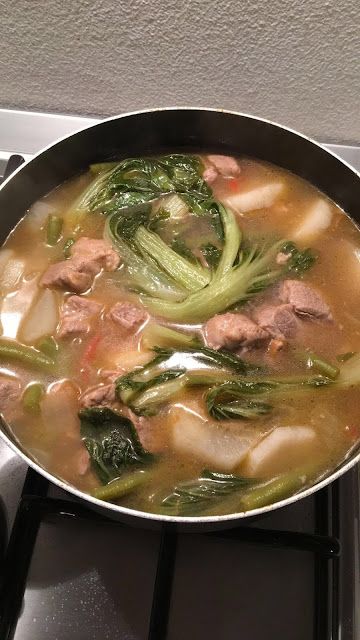 Beef Lauya Recipe, Sinagong Food, Lauya Recipe Pork, Beef Sinigang Recipe Filipino Food, Lauya Recipe Filipino Food, Filipino Soup Recipes Philippines, Cooking Filipino Food, Easy Sinigang Recipe, Beef Sinigang Recipe