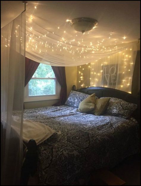 Turn Your Bedroom into a Magical Place with this Bed Canopy with Fairy Lights! Dream Rooms, Yellow Bed, Dekorasi Kamar Tidur, Bilik Tidur, Christmas Bedroom, Bed Lights, Trendy Bedroom, Bedroom Lighting, Dream Bedroom