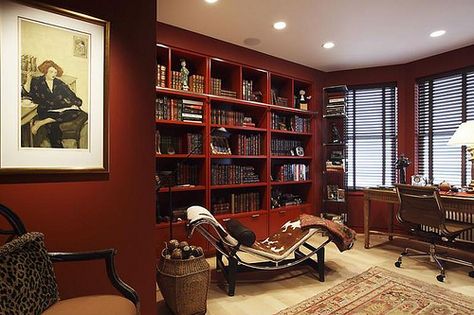 Modern red library: Le Corbusier cowhide chaise + built-in bookshelves | Flickr - Photo Sharing! Red Bookshelf, Eames Office Chair, Bookshelves In Bedroom, Library Bookshelves, Library Room, Home Library Design, Dark Walls, Red Rooms, Home Libraries