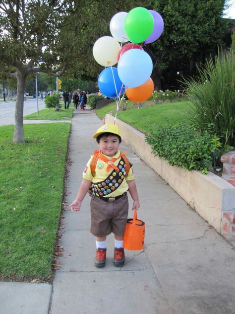 Up Costume Ideas, Disfraz Up, Russell Up Costume, Russell Costume, Diy Costumes For Boys, Russel Up, Up Halloween Costumes, Halloween Party Decor Diy, Fantasia Disney