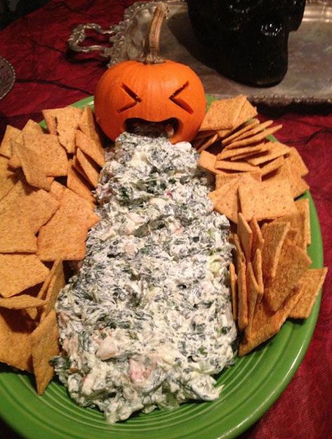 Comidas Halloween, Puking Pumpkin, Läskig Halloween, Plat Halloween, Pepperoni Dip, Office Potluck, Halloween Appetizers Easy, Dekorasi Halloween, Halloween Fest