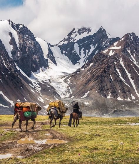 Take Me To Mongolia on Instagram: “Photo by @gencophotographer  Altai Mountains” Travel Mongolia, Transport Photography, Tien Shan Mountains, Altai Mountains, Hollow Earth, Supreme Wallpaper, Choi Min Ho, Jung Yong Hwa, Jang Keun Suk