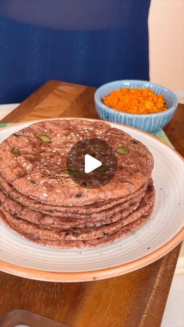 Ragi Roti, Jowar Roti, Healthy Breads, Finger Millet, Food Magic, Healthy Bread, Flax Seeds, Essential Vitamins, Blood Sugar Levels