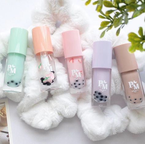 The Softer Side of Self Care | Bubble Milk Tea Gloss Set is sold out but we still have a few individual glosses left! It might be a bit before these are back so get them… | Instagram Lip Gloss Homemade, Lip Gloss Cosmetics, Bubble Milk Tea, Sephora Skin Care, Flavored Lip Gloss, Lip Gloss Collection, Perfect Skin Care Routine, Lip Gloss Set, Fancy Makeup