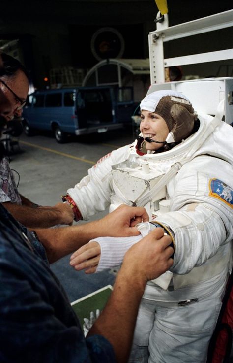 Astronaut Training, Space Walk, Johnson Space Center, Training Facility, Space Center, Power To The People, Space Nasa, Emu, Public Domain