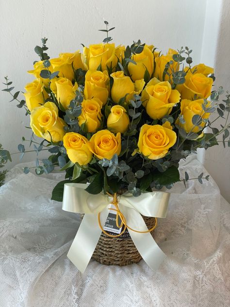 Yellow Rose Flower Bouquet, Bunch Of Yellow Flowers, Yellow Bouquets Gift, Bouquet Of Yellow Roses, Yellow Rose Flower Arrangement, Yellow Roses Bouquet Gift, Yellow Rose Arrangements, Yellow Roses Arrangement, Yellow Bouquet Flowers