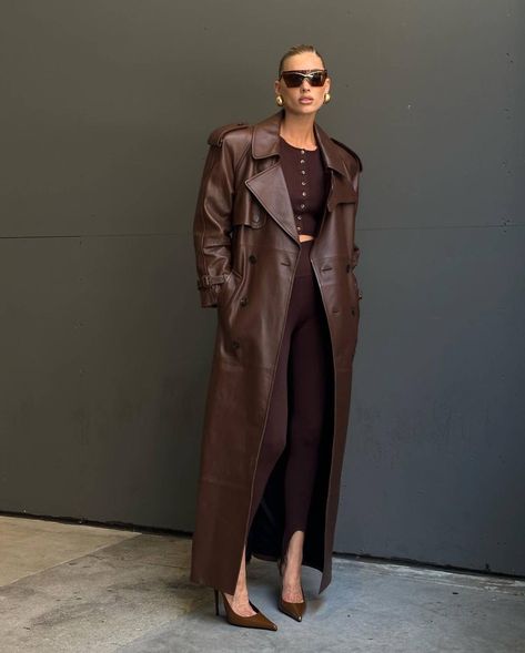 Leather Trench Coat Woman, Brown Leather Coat, Long Leather Coat, Leather Jacket Outfits, Gisele Bundchen, Candice Swanepoel, Looks Street Style, Barbara Palvin, Irina Shayk