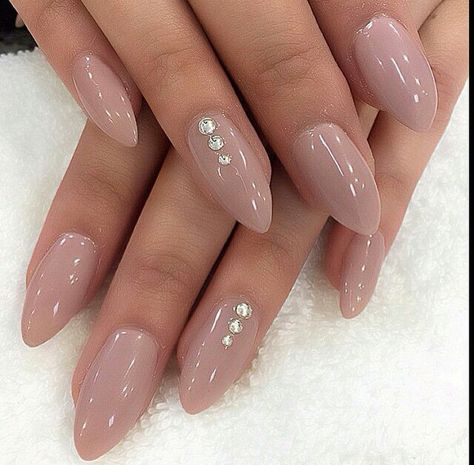 Fabulous nails| nail art| nail designs| long nails| acrylic nails| trendy nails Almond Nail Art, Long Almond, Almond Nails Designs, Nail Sets, Super Nails, Fabulous Nails, Nail Arts, Nail Shapes, Acrylic Nail Designs