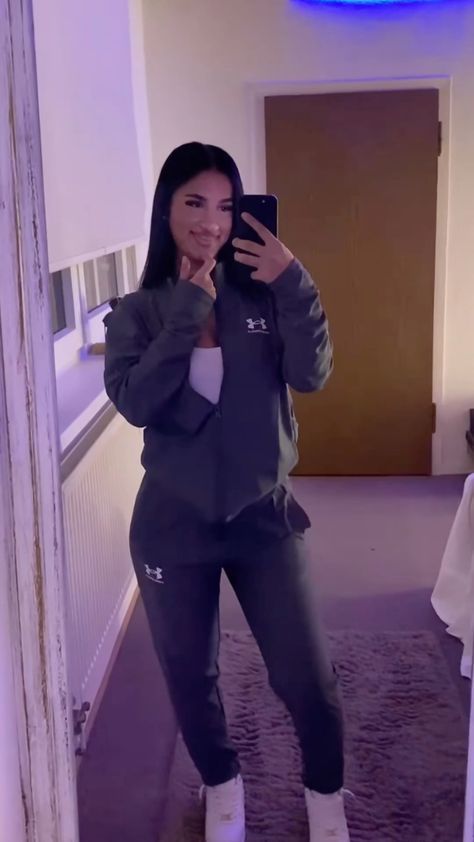 Under Amour Fashion, Ootd Jogging, Under Armour Clothes, Jogging Outfit Running, Jogging Pants Outfit, Outfit Jogging, Clean Outfit, Ensemble Jogging, Jogging Nike