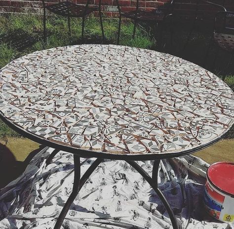 mosaic garden table Mosaic Patio Table Diy, Mosaic Table Top Diy Outdoor, Diy Outdoor Table Top, Diy Mosaic Table Top, Mosaic Garden Table, Diy Mosaic Garden, Mosaic Patio, Outdoor Space Ideas, Mosaic Patio Table