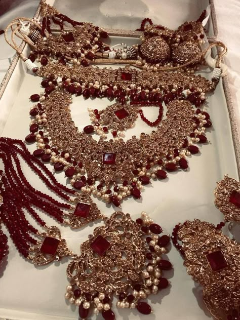 Turkish Wedding Jewelry, Pakistani Bridal Jewelry Red, Indian Bridal Jewellery Set Wedding, Bridal Wedding Jewellery Set, Jewelry Bride Wedding, Red Bridal Jewellery Set, Jewelry Wedding For Bride, Bridal Jewellery Set Weddings, Pakistani Bridal Jewelry Sets Brides