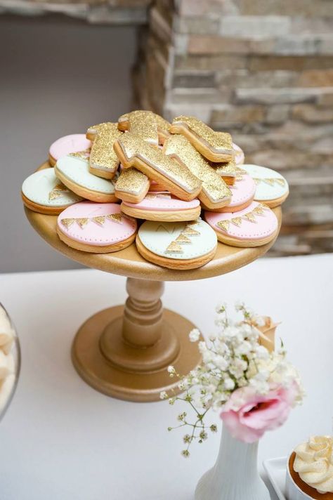 All That Glitters Is Gold themed 1st Birthday Party with Such Cute Ideas via Kara's Party Ideas KarasPartyIdeas.com #goldandmintparty #goldd... Golden 2nd Birthday Girl, Decorative Biscuits, Gold Themed Birthday Party, Glitter Cookies, Pink 1st Birthday Party, Gold First Birthday Party, 1 Cookies, Gold Cookies, Gold First Birthday