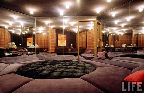 Wilt Chamberlain Residence - Antelo Place, Bel-Air, CA - Built: 1971 by MidCentArc, via Flickr 70s Interior Design, Conversation Pit, Wilt Chamberlain, House On The Hill, 70s Interior, Water Bed, Glass Brick, Bachelor Pad, Modern Mansion