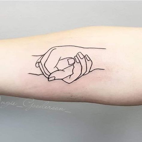 Helping Hand Tattoo, Hand Holding Tattoo, Hand Tattoo Ideas, Wörter Tattoos, Hand Tatto, Unique Small Tattoo, Omerta Tattoo, Book Tattoo, Small Tattoo Designs