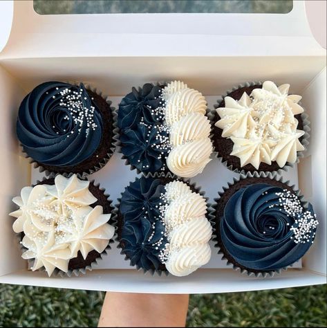 Cupcake Decoration For Men, Man Cupcakes Ideas For Men, Husband Birthday Cupcakes, Cupcakes For A Mans Birthday, Masculine Cupcakes Ideas, Dark Blue Cookies, Navy And Burgundy Cupcakes, Black And Blue Cupcakes, Blue And White Cupcake Ideas