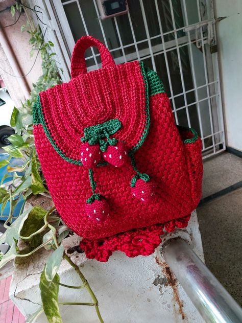 Crocheted Strawberry Bag, Crochet Strawberry Backpack, Strawberry Bag Crochet, Strawberry Crochet Bag, Crochet Strawberry Bag, Red Crochet Bag, Mochila Crochet, Crochet Backpack Pattern, Crochet Strawberry