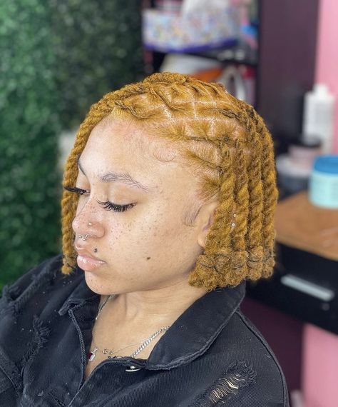 Natural Loc Bob, Loc Styles Female, Loc Bob Styles For Women, Loc Bob On Short Locs, Short Loc Bob Styles, Dread Bob Hairstyle, Bob Dreads, Women Locs Styles, Dreadlock Bob